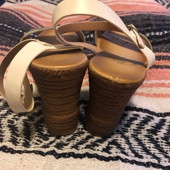 Women’s Platforms - Picture 4 of 6